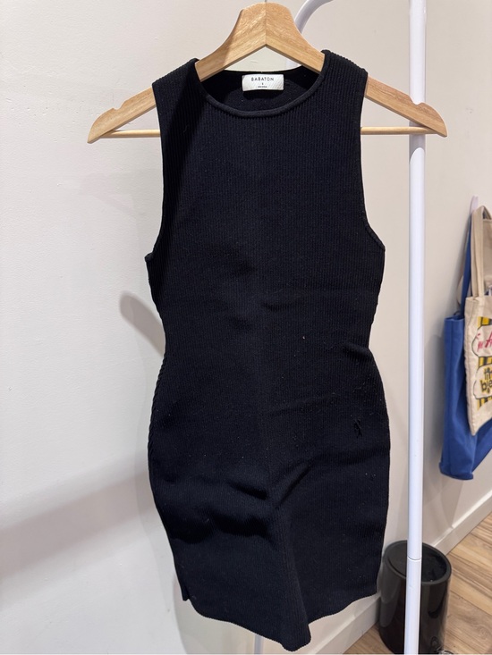 Babaton Dresses & Skirts - Babaton Black Sleeveless Ribbed Bodycon Mini Dress